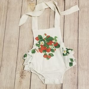 New! Strawberry bubble w/ ruffled butt 6/12 months